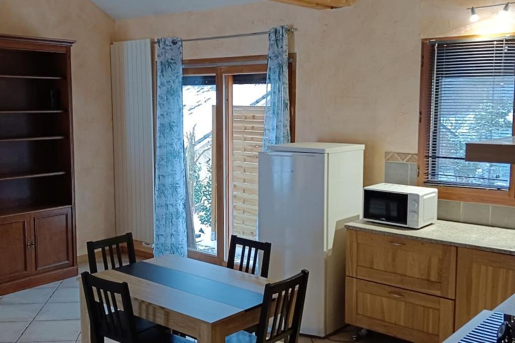 Chalet 2 Chambres En Savoie Pour 1 A 4 Personnes Gerbaix Eksteriør billede