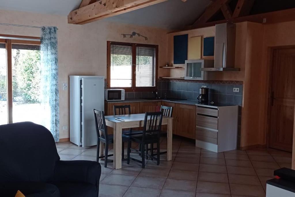 Chalet 2 Chambres En Savoie Pour 1 A 4 Personnes Gerbaix Eksteriør billede